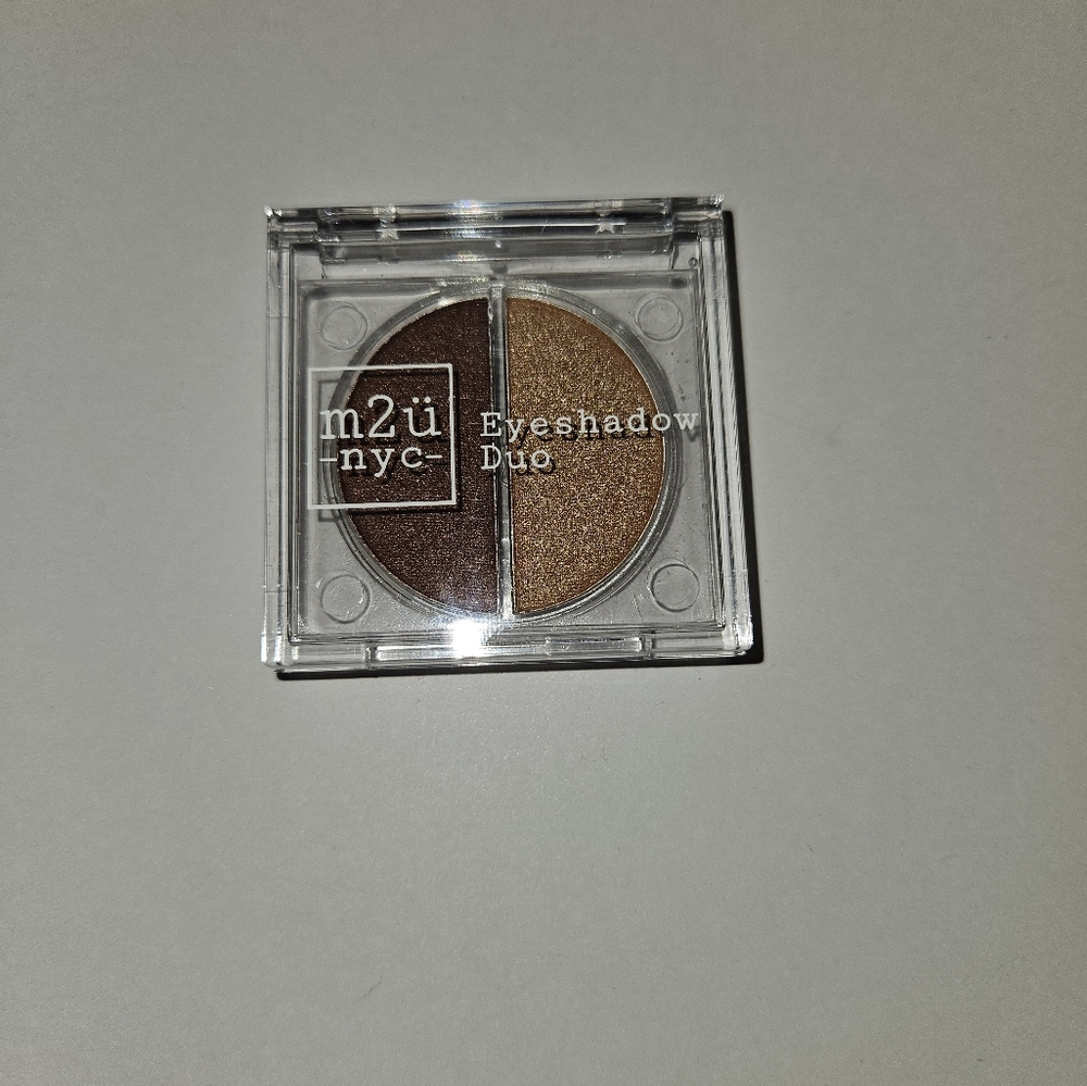 M2u NYC Eyeshadow Duo in Cobble Hill - Picture 4 of 4